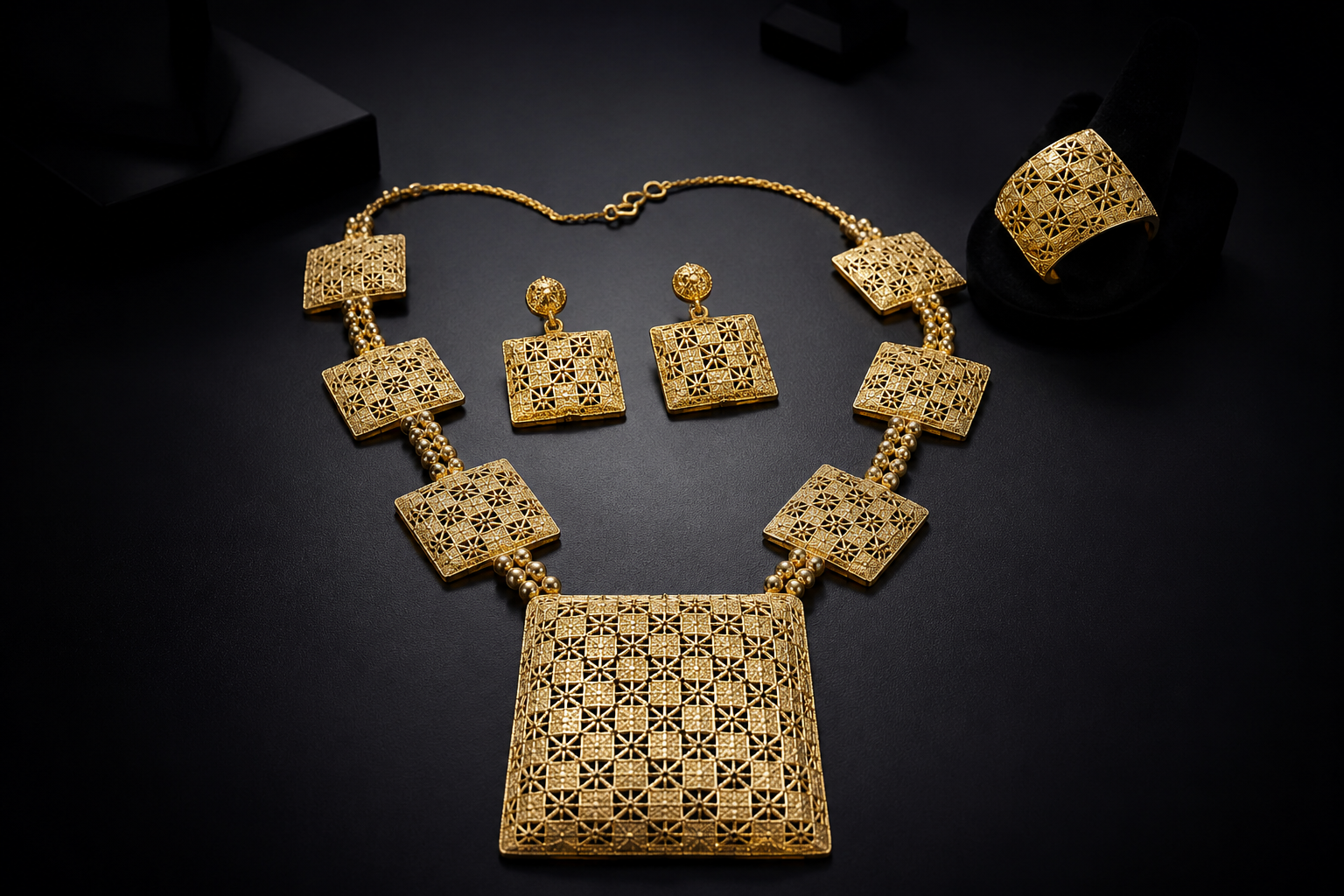 Necklace earing set