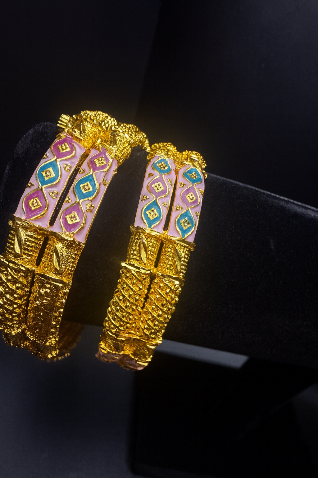 gold bangles in Dubai