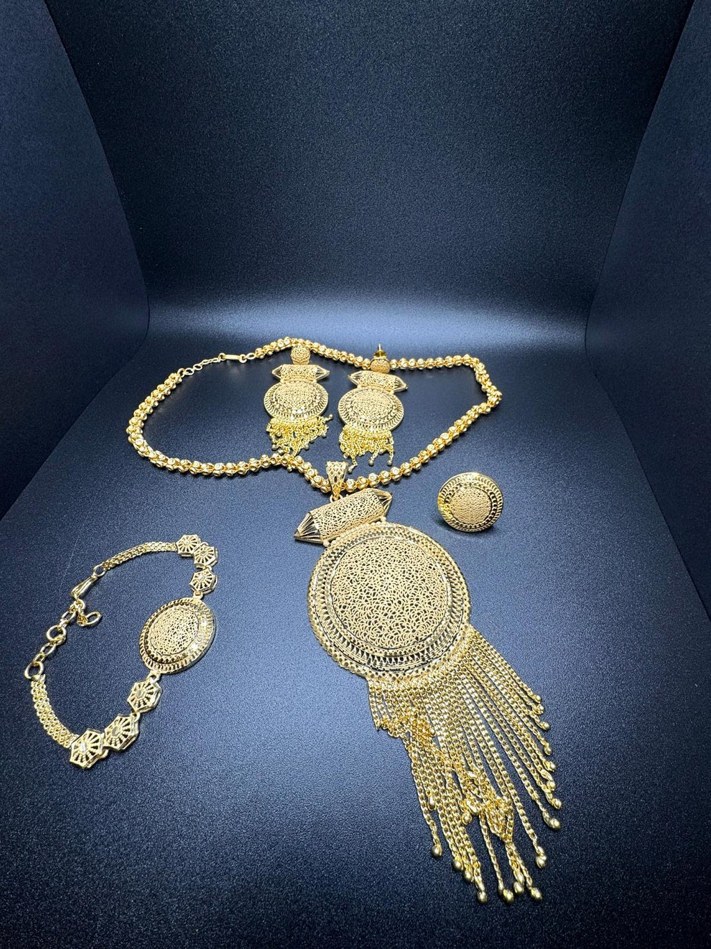 Royal Filigree Cascade Gold Set