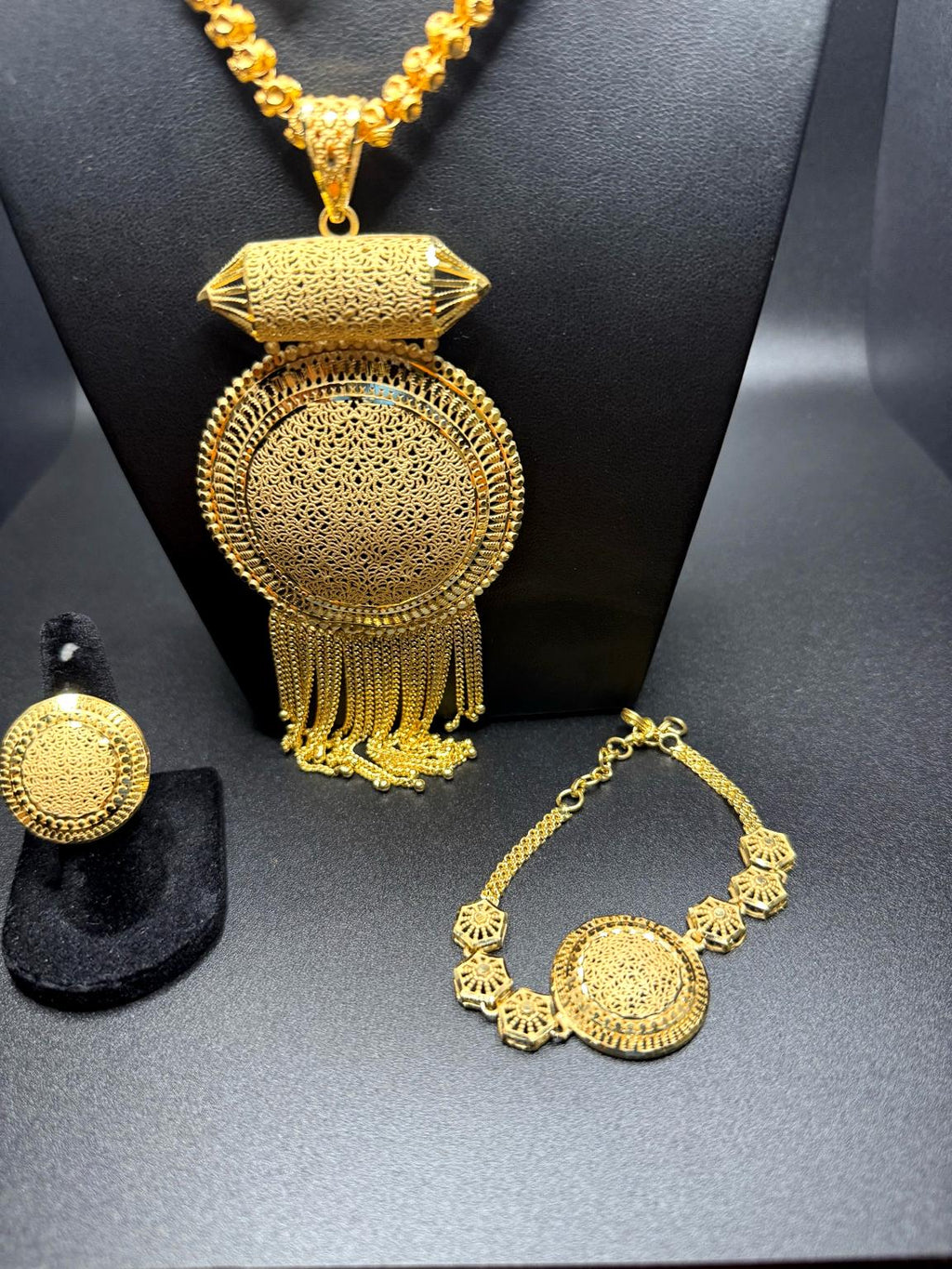 Royal Filigree Cascade Gold Set