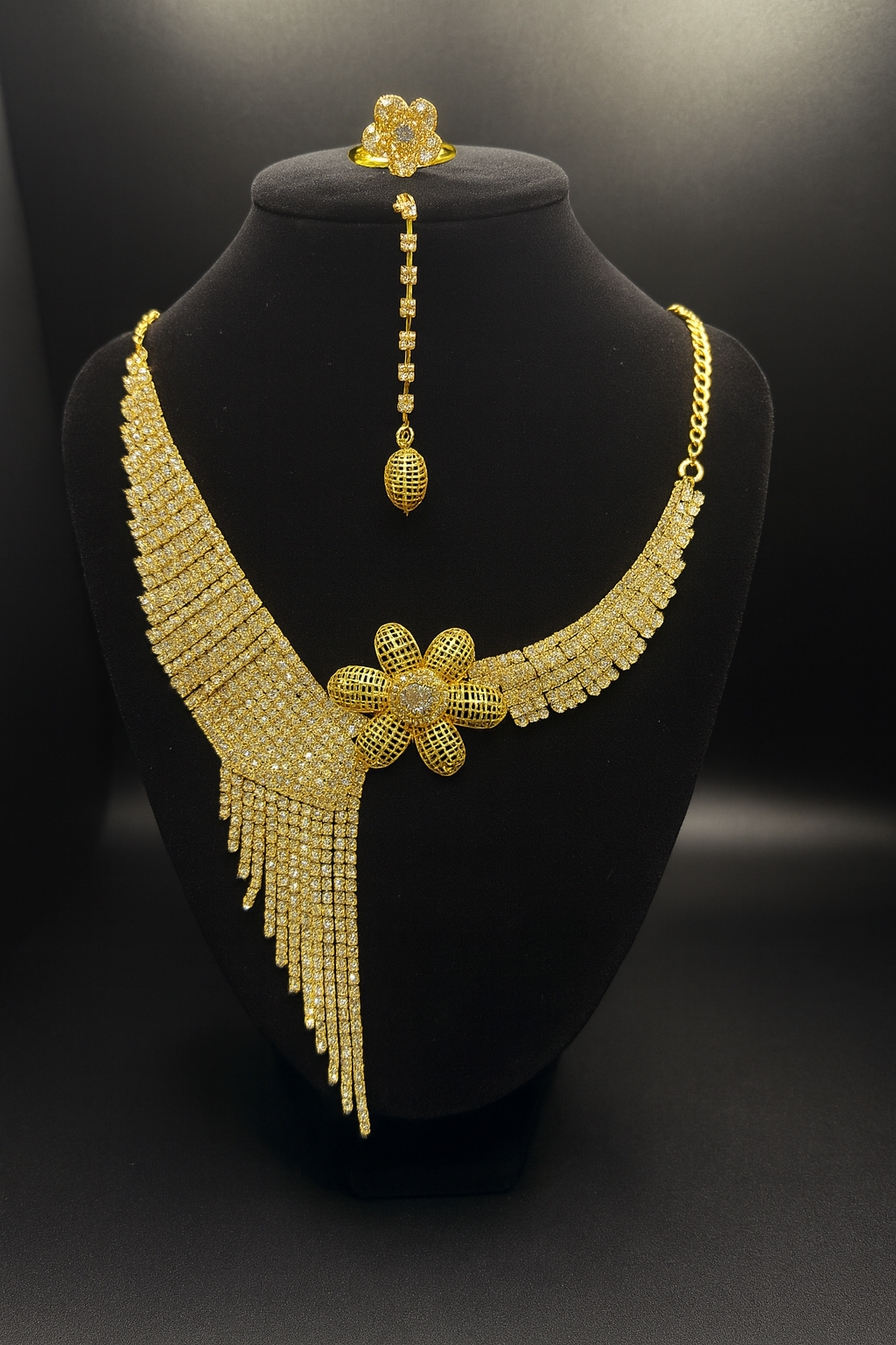 Radiant Bloom Gold Jewelry Set