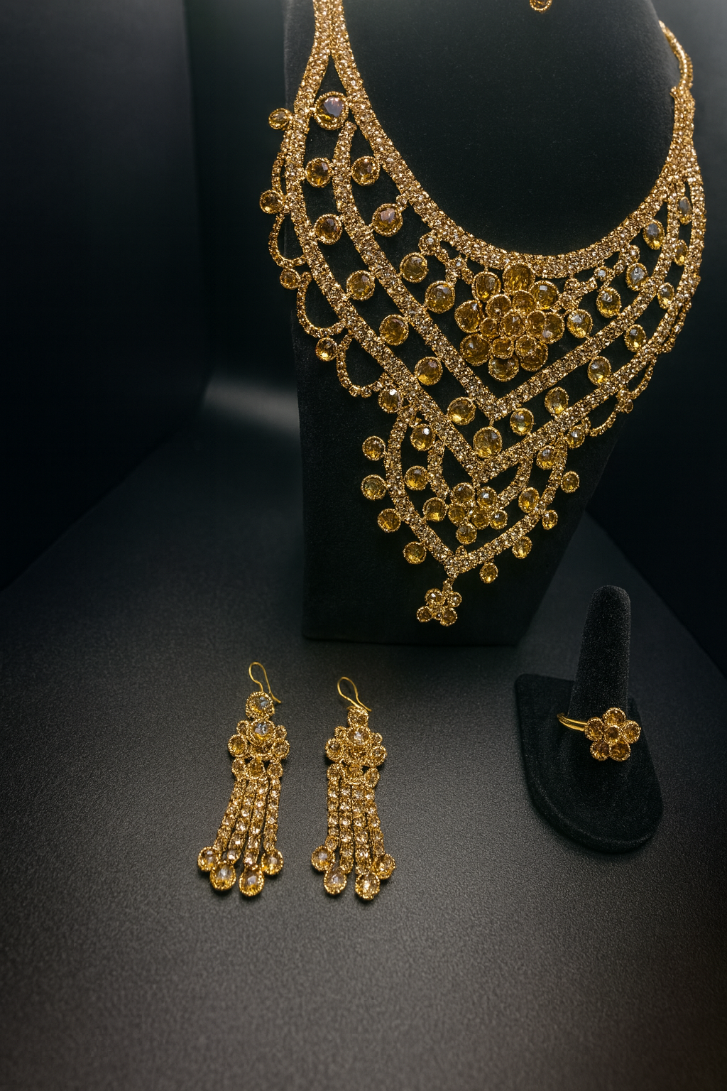 Golden Radiance Jewelry Set
