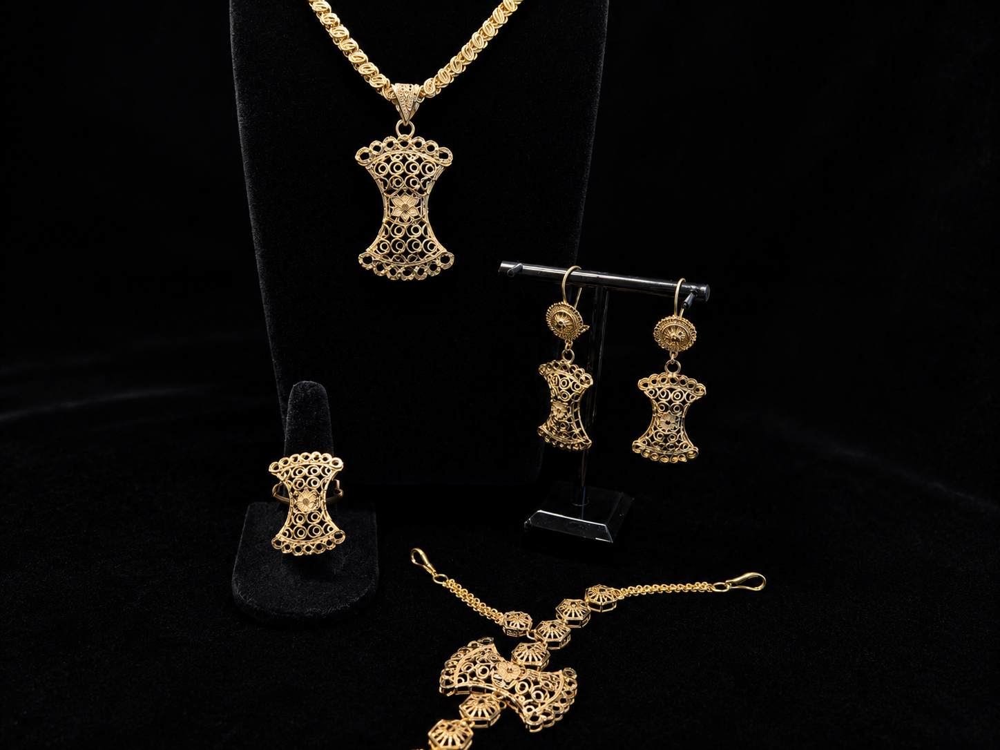 24K Royal Hourglass Jewelry Set