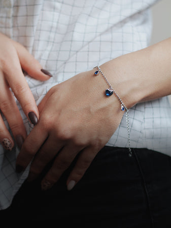 Bracelet with blue stone